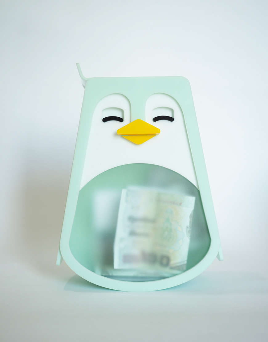 Penguin-Mom-Money-box-feature