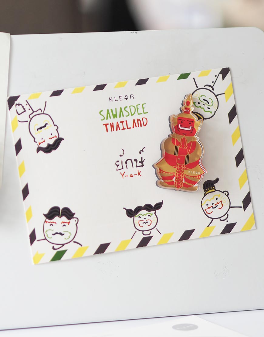 Sawasdee-Giant-magnet-white